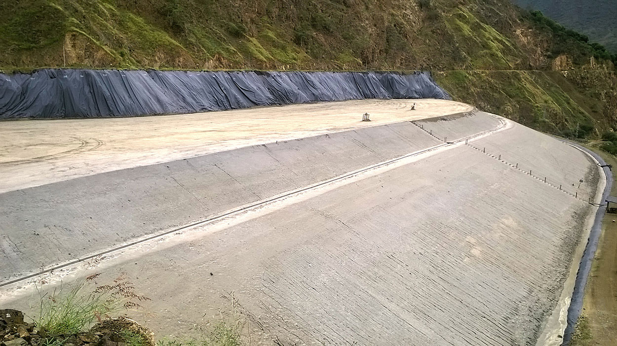 Poza de Contingencia 500 m3 para Planta Santa Maria